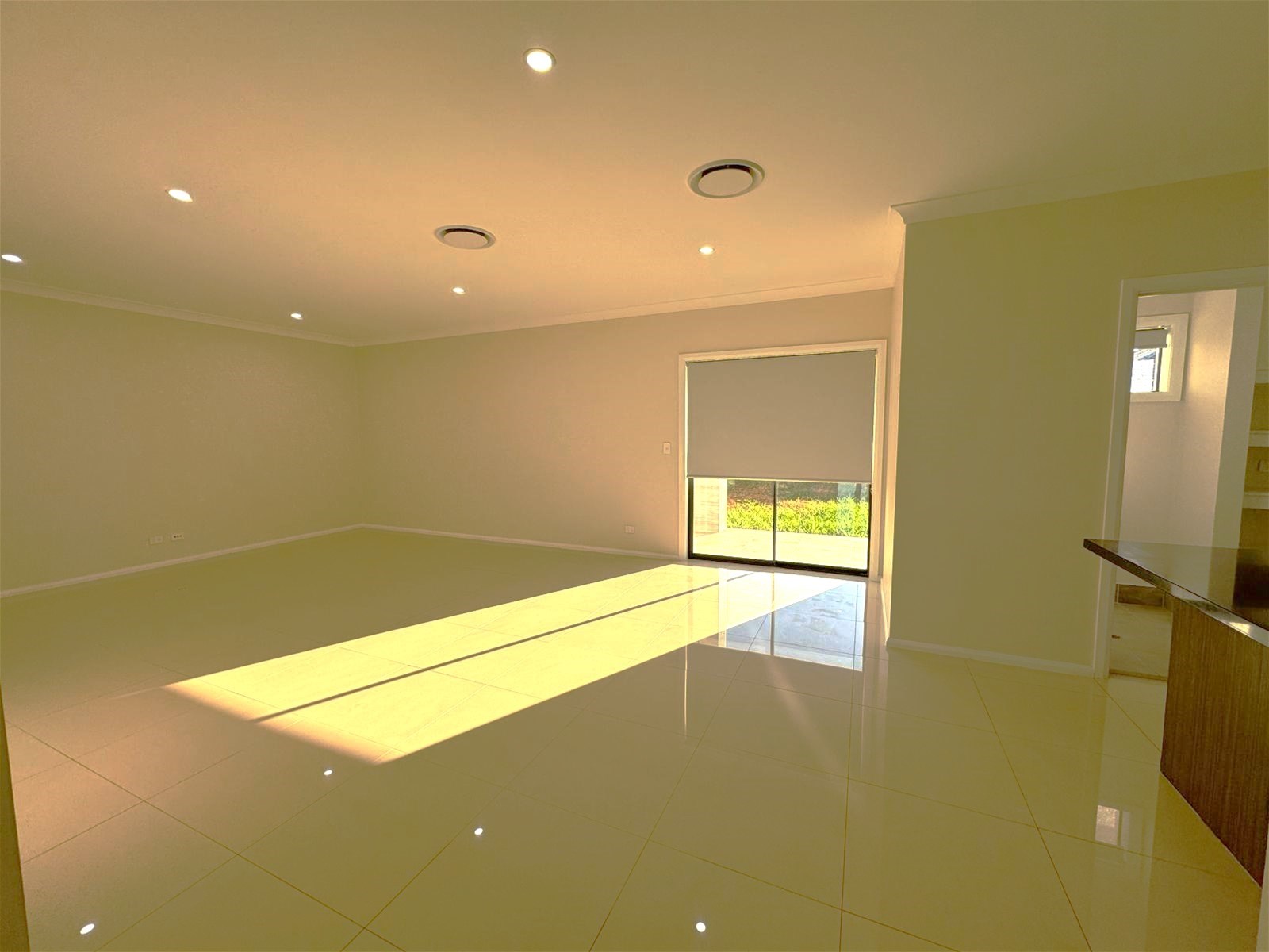 MODERN 4 BEDROOM HOUSE