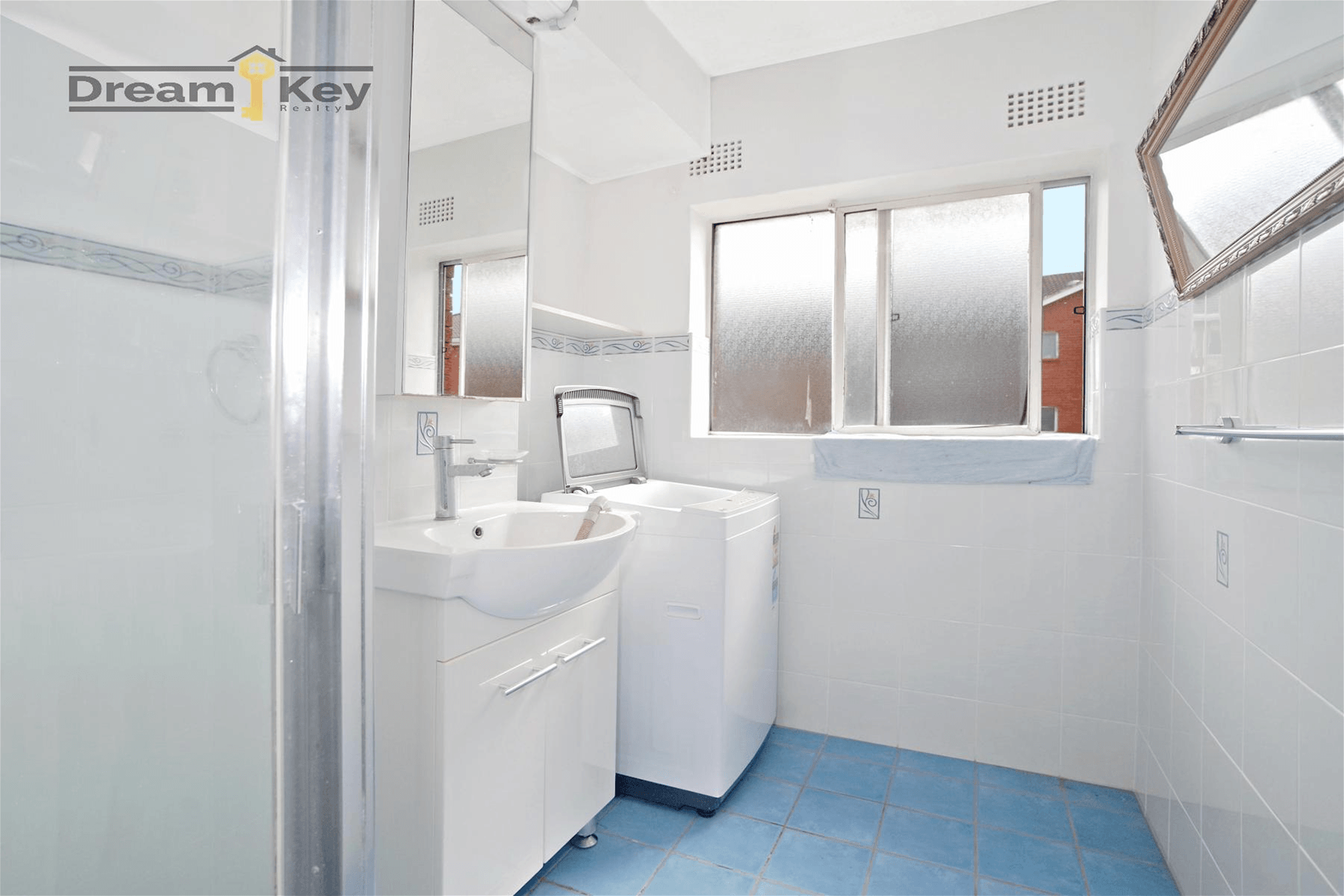 A Beautifully Presented  3 Bedroom House For Rent with double Toilet