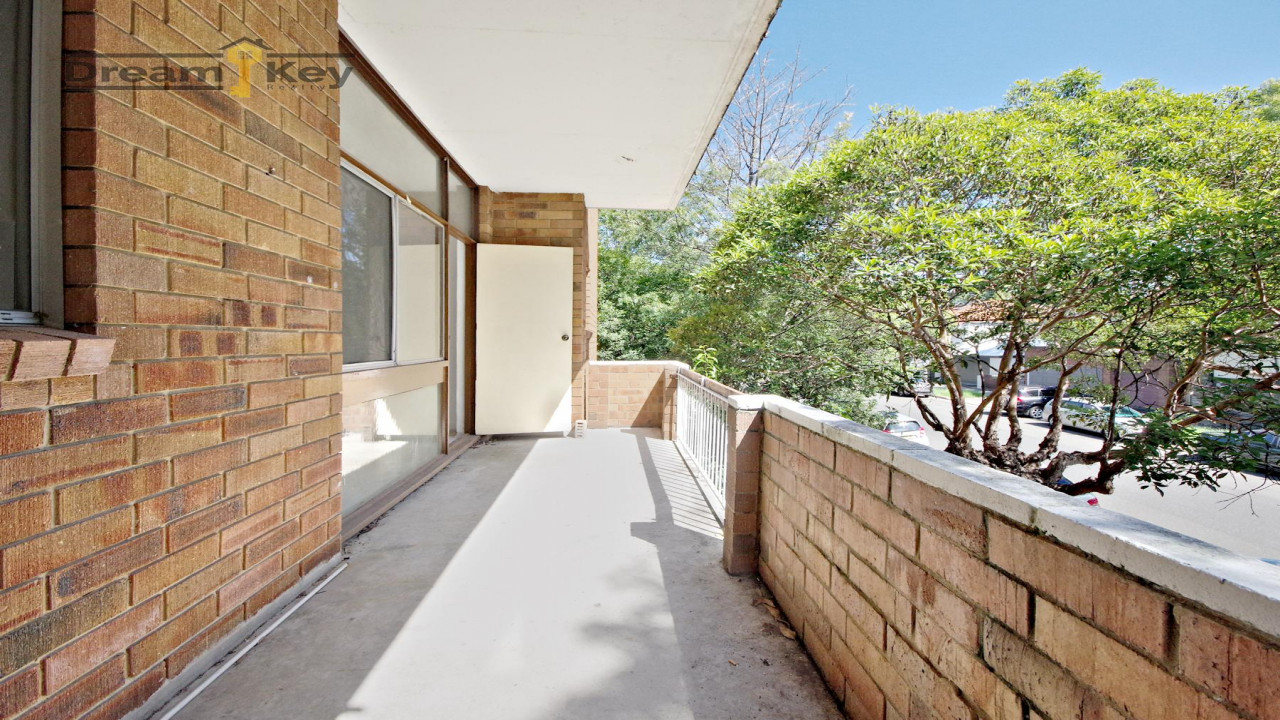 Two-bedroom unit For Sale in the heart of Rockdale!